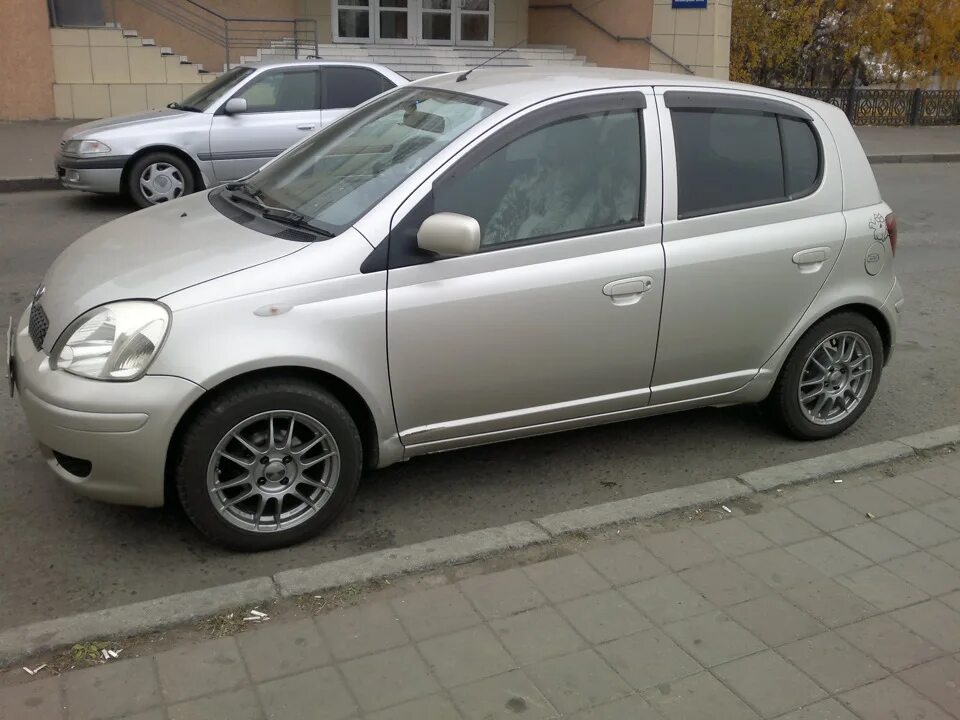 Toyota vitz 130. Тойота витц разболтовка. Диск тойота витц 14 размер. Тойота витц разболтовка. Разболтовка тойота витц 2000.