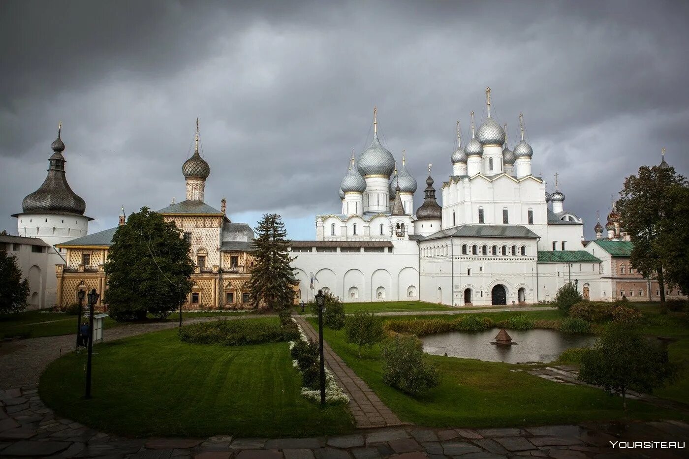 Рос т г. Ростовский Кремль митрополичий двор. Ростов Великий Кремль. Ростовский Кремль (1660—1683). Ростов Великий митрополичий двор.