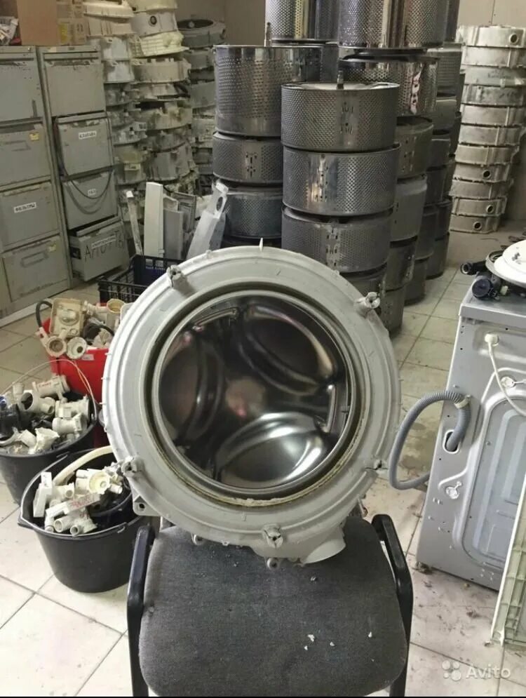 запчасти на советскую стиральную машинку. запчасти б у стиральных машин. запасные части для бытовой техники. запчасти для стиральных машин indesit. пластиковые детали в стиральной машине.