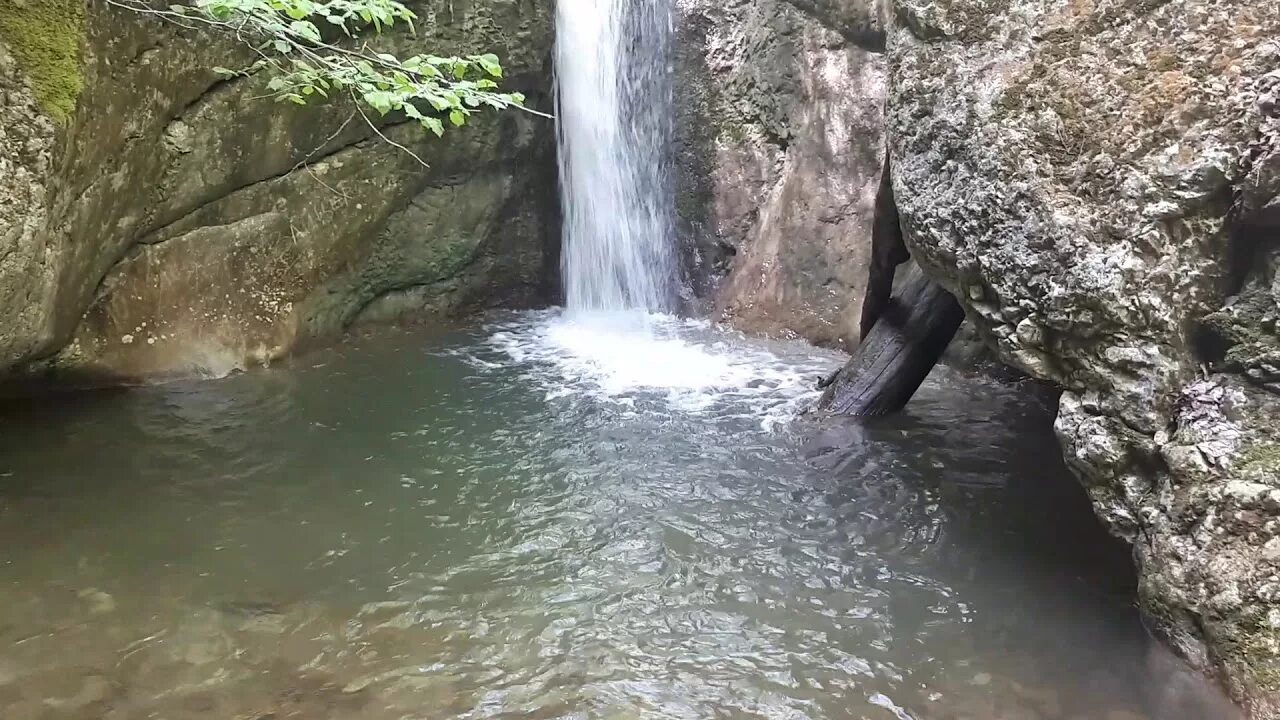 Жизнь в карасевке ютуб. Река Кучук Карасу в Крыму. Кучук Карасу каньон. Каньон Кучук-Карасу Крым. Малая Карасевка Крым.