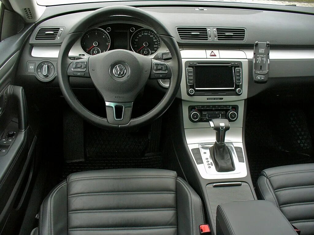 Фольксваген Пассат b6 салон. Фольксваген Passat b6 салон. Фольксваген Пассат б6 2010 салон. Volkswagen Passat cc 2010 Interior.