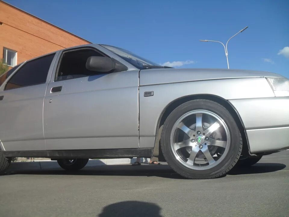 Ваз 2112 r16. R15 195\50 в ваз 2112. Slik r15 ваз 2112. Слик r15 на ваз 2112. Ваз 2112 на дисках всмпо.