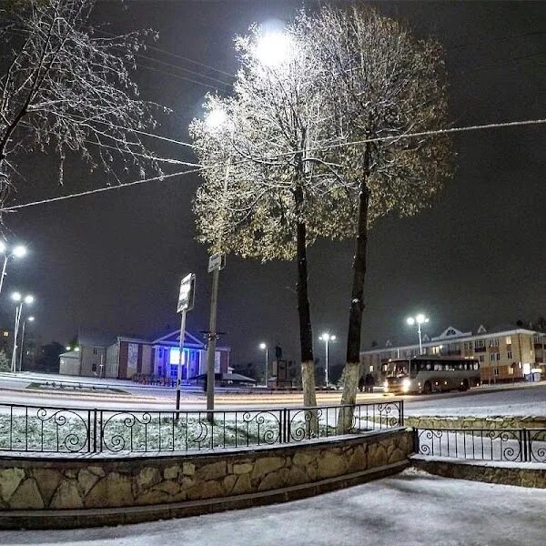 Сююмбике азнакаево. Азнакаево сююмбике 1. Ул. Азнакаево памятник матери. Азнакаево сююмбике 15 улица.