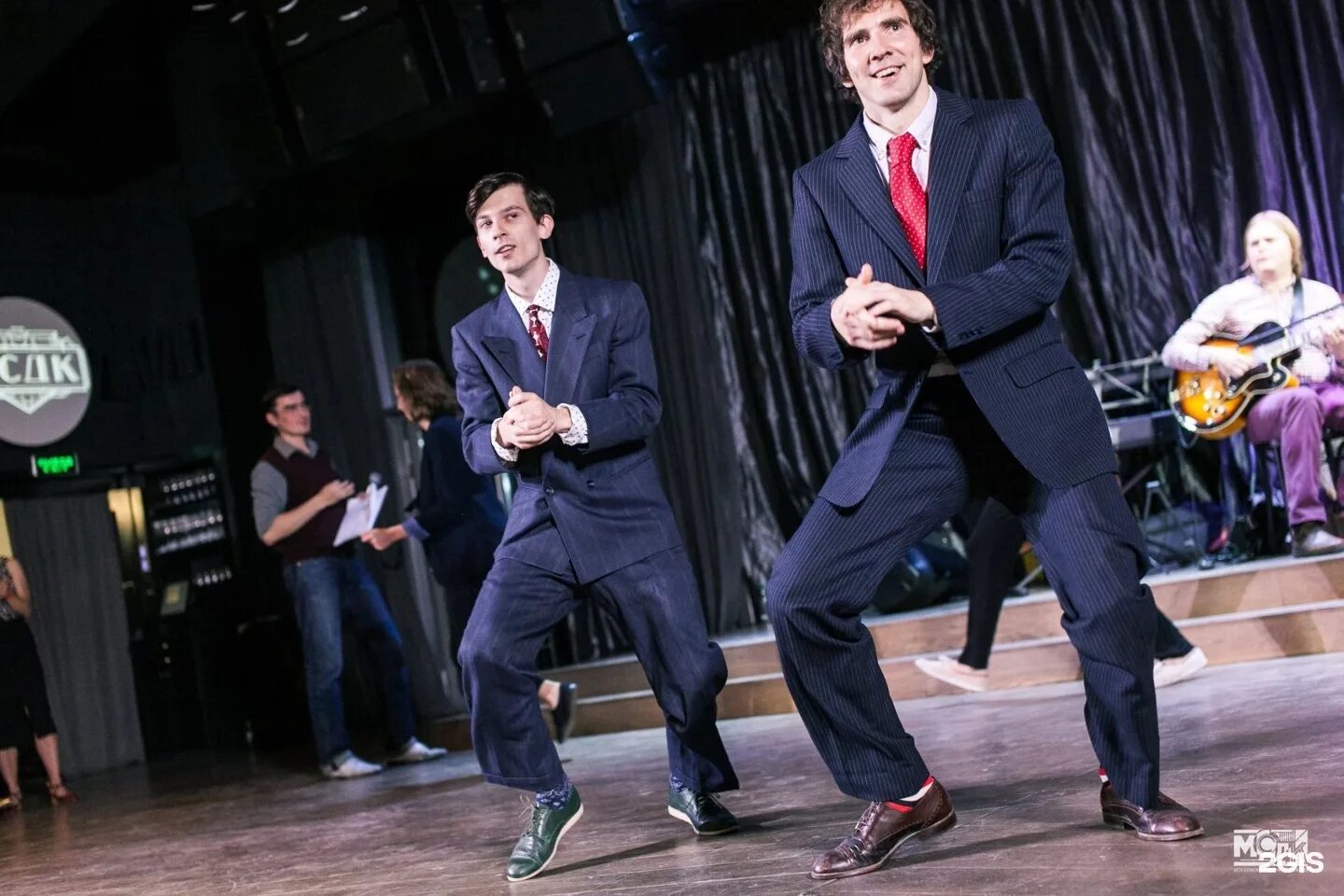 Swinging москва. Обучение swing dance москва. Свинг вечеринки в петербурге. Школа свинговых танцев. Обучение swing dance москва.