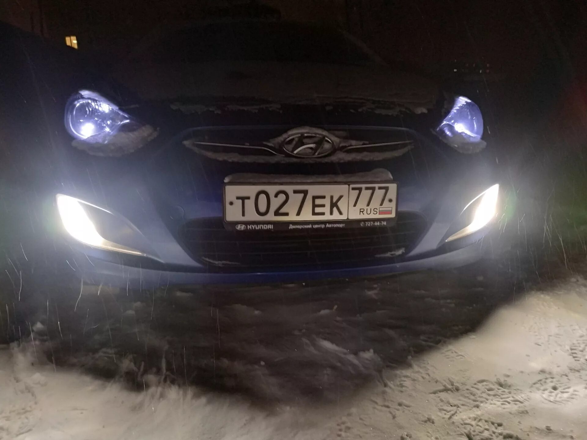 Фара лампа противотуманная солярис. Hyundai Solaris 2013 лампа противотуманки. Led лампочки на Hyundai Solaris на противотуманки. Хендай Солярис 2013 лампы ПТФ цоколь. Диодные ПТФ на Хендай Солярис 2016г.