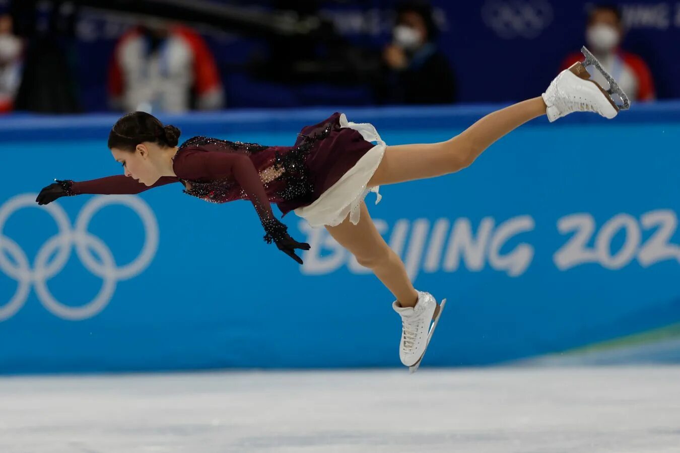 Камила валиева фигуристка. Фигурное катание 2018 камила валиева пекин. Фигурное катание произвольная ои. Фигурное катание произвольная ои. Камила валиева пекин 2022.