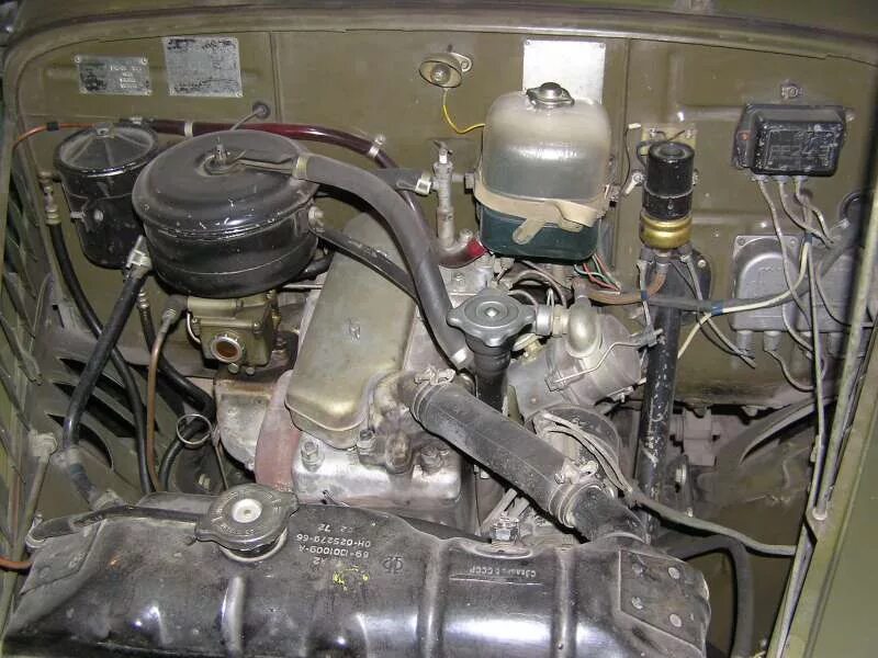 Мотор ГАЗ 69. Двигатель м21 ГАЗ 69. ГАЗ 3307 под капотом. ГАЗ 69 моторный отсек.