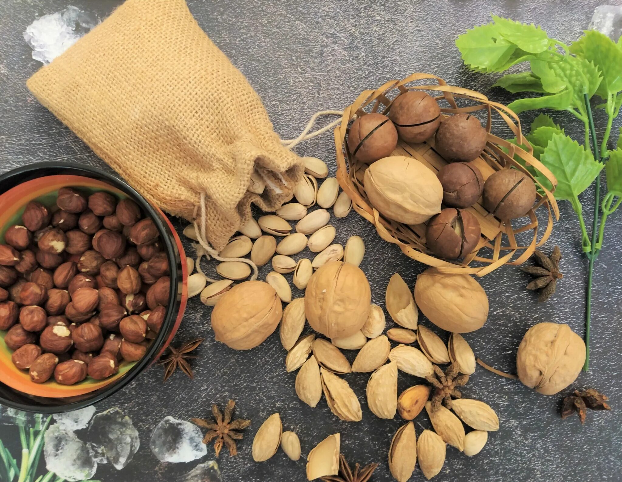 Грецкие орехи при холестерине можно. Орехи для сердца. Чем полезен грецкий орех для организма. Хороший грецкий орех. Грецкие орехи при холестерине можно.