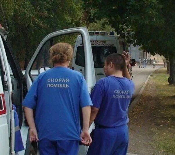 Сотрудники скорой помощи миасс. Скорая миасс телефон. Больница скорой помощи челябинск. Скорая миасс. Ссмп миасс фото.