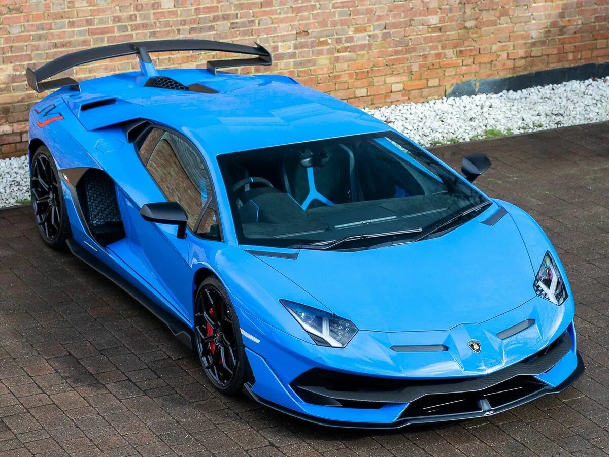 Как выглядит машина svj MotorTrend on Instagram: "The Lamborghini Aventador SVJ roadster packs a natural