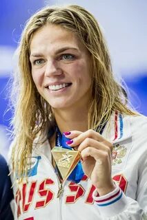 Олимпийская чемпионка по плаванию