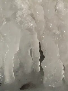 Ледяной белый