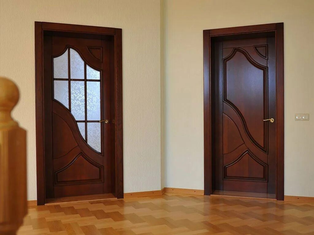Какую дверь поставить в квартиру. Двери в интерьере. Межкомнатные двери. Деревянные двери межкомнатные. Красивые деревянные двери.
