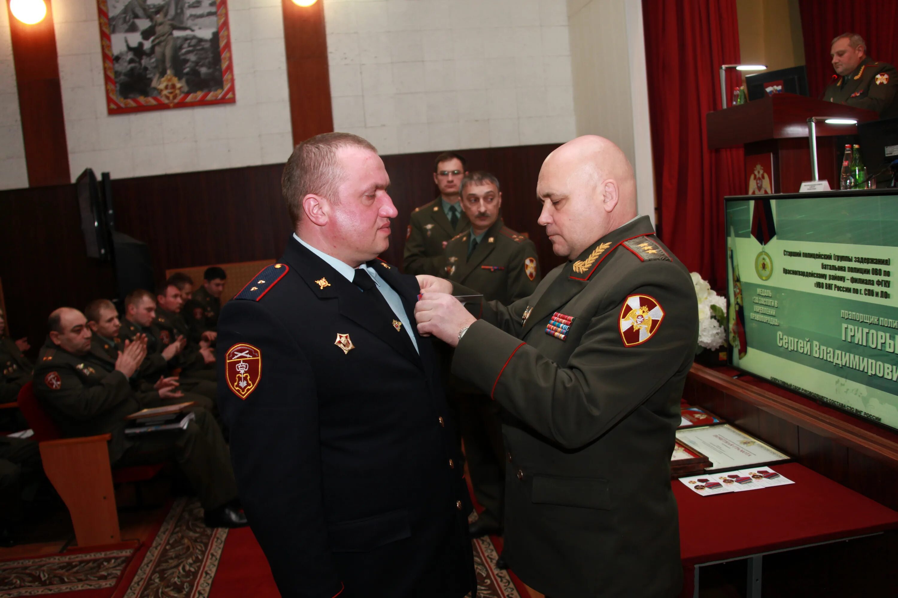 Командую сзо внг воробьев. Командование северо западного округа росгвардии пешаков. Генерал-майор алексей воробьёв. Внг северо западного округа командование. Захаркин виктор сергеевич росгвардия.