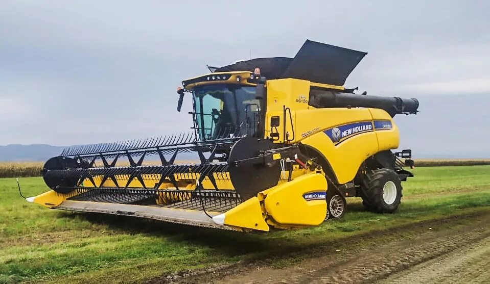 Https 10 90. Комбайн New Holland CR10.90. Комбайн CR 10.90. Комбайн Нью Холланд 10.90. Комбайн Нью Холланд 6070.