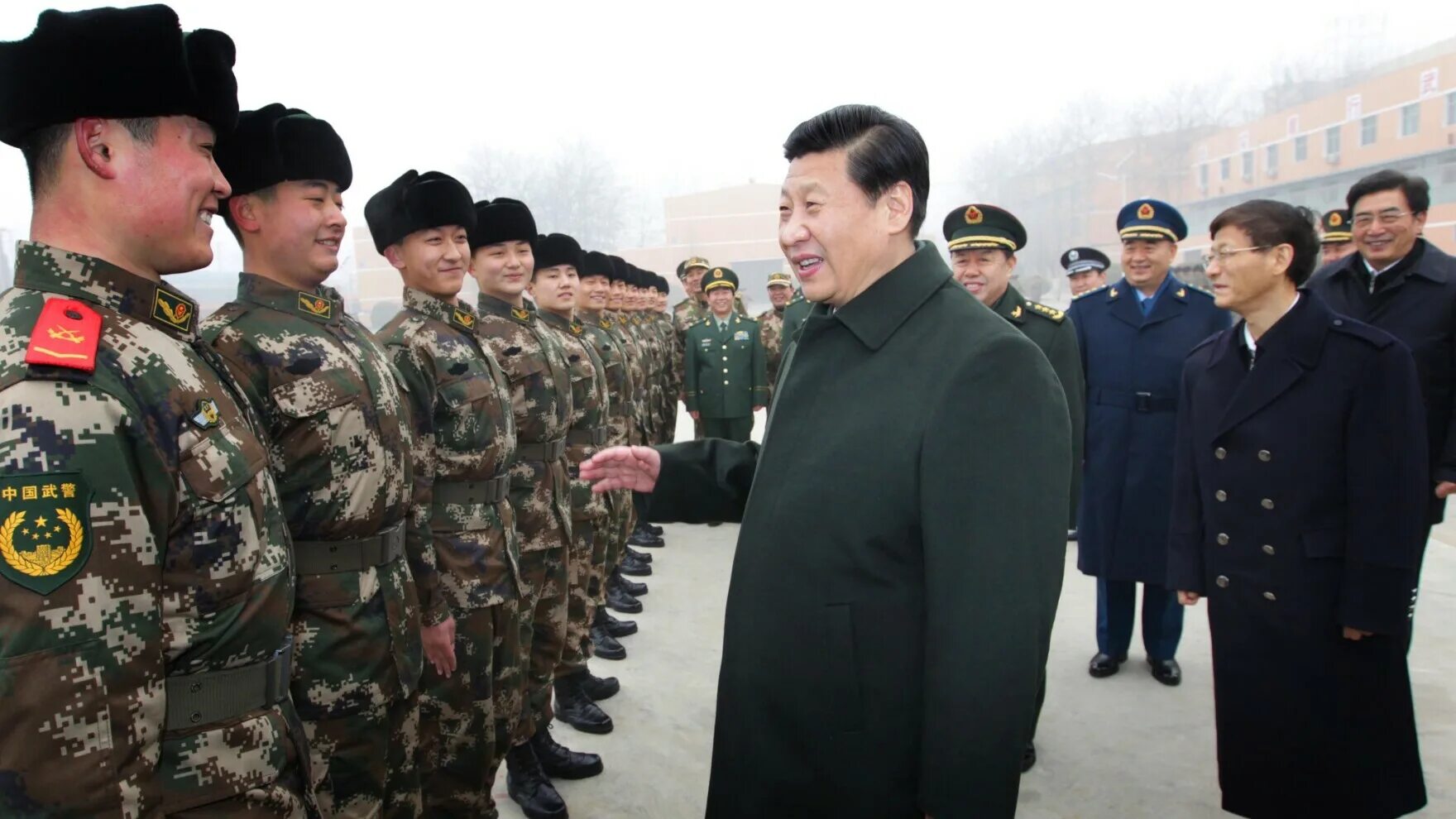 Черная часть армия. Си Цзиньпин военный. XI Jinping Military. Си Цзиньпин в военной форме. Си Цзиньпин военный учение.