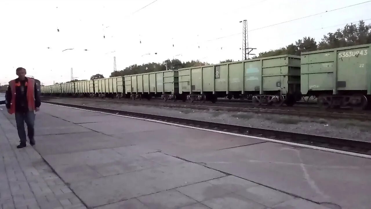 Прибытие поездов станция ростовская область. Ж.д.станция пятихатки. павлоград станция. жд станция павлоград.
