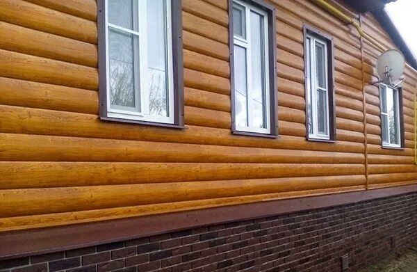 Фото домов под бревно Сайдинг металлический Бревно 4х0,356м 0,5мм сосна цена купить в Барнауле, Бийс