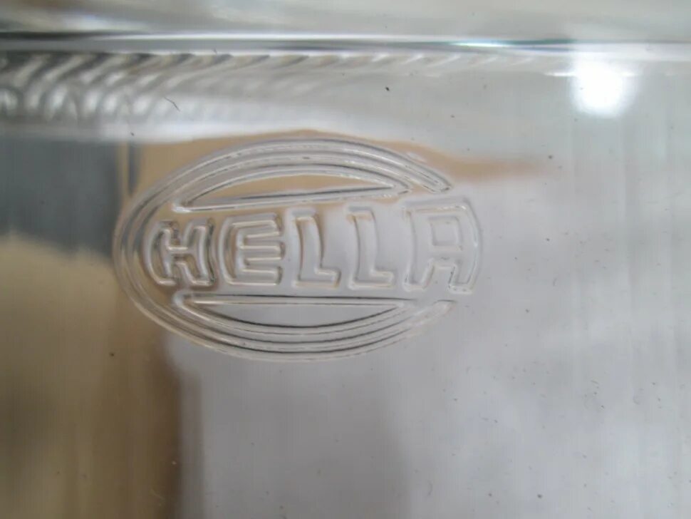 Стекла hella. Стекло фары скания 4 гладкое. стекло фары скания. scania 5 стекло фары прозрачные. стекла фар скания 4.