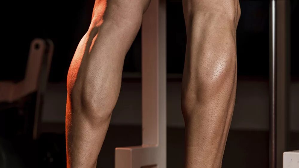 Чего не хватает если сводит ноги судорогой. Воспаленные икры ног. Тейпирование икры. Накаченные икроножные мышцы. Тейпирование икроножной.