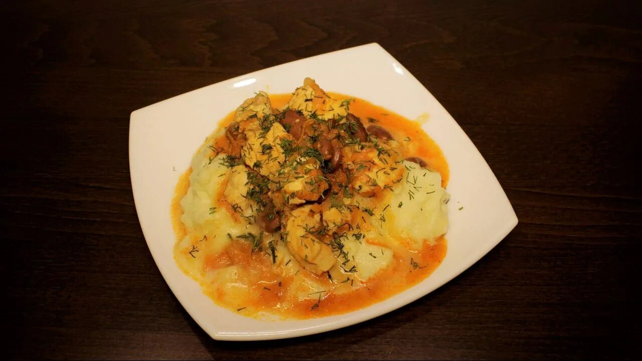 Курица соусом мультиварке редмонд. Курица с фасолью в мультиварке. курица с фасолью в томатном соусе. блюда в мультиварке жаркое. пп соус в мультиварке.