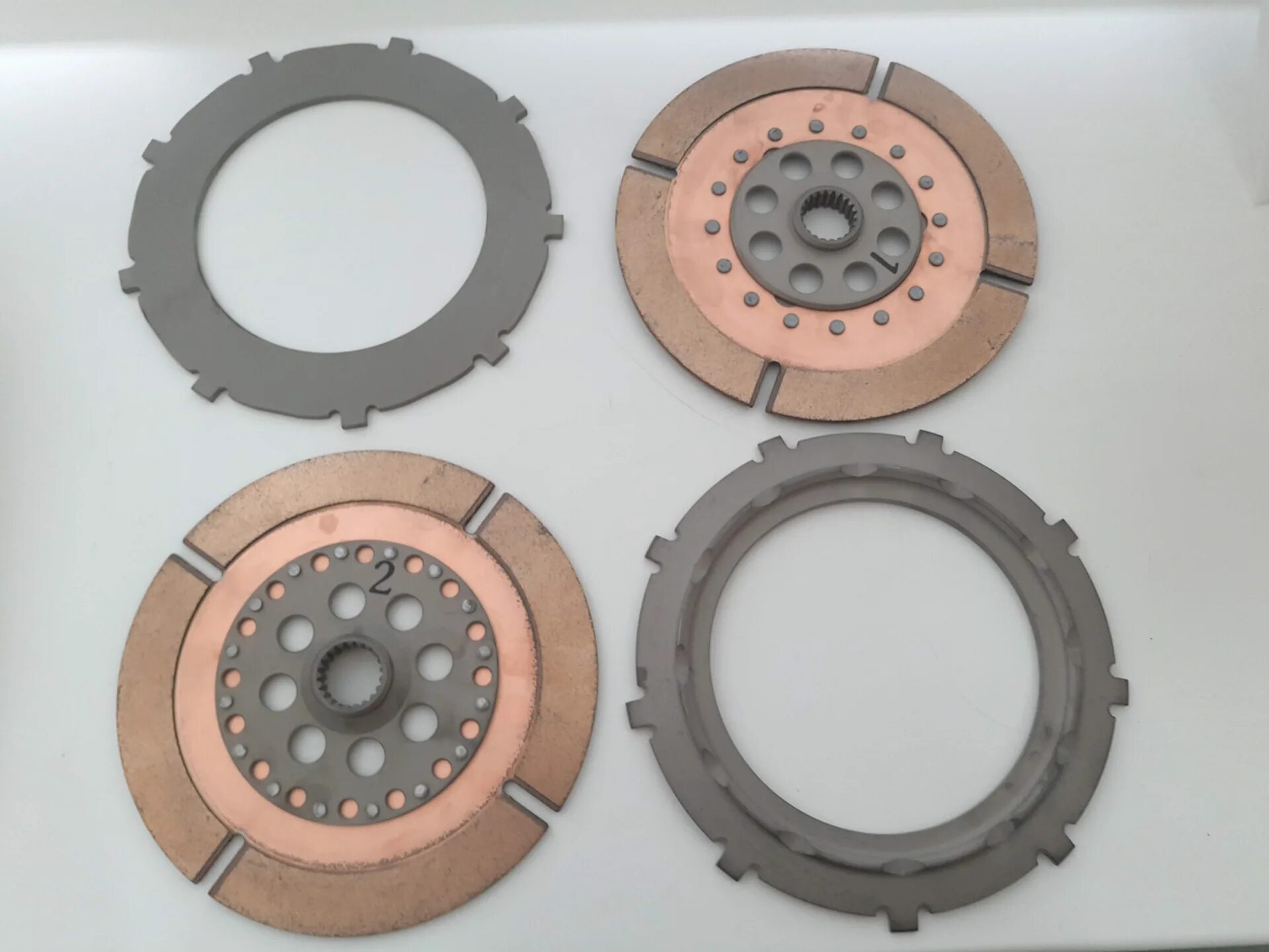 Два диска сцепления. Сцепление камаз 53215 двухдисковое. Luk 323019712 диск сцепления. Сцепление камаз 43118 двухдисковое. Hyundai matrix crdi сцепление.