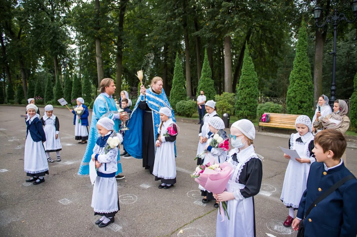 Православная гимназия Бердск. Православная гимназия в Троице Лыково. Нарва православная гимназия. Православная гимназия Калининград. Святая школа троицы магии