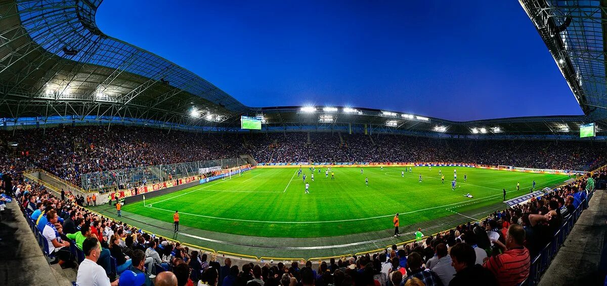Альянц стэдиум. На футбольном стадионе. Футбол стадион. Soccer arena. Футбольная арена шериф.