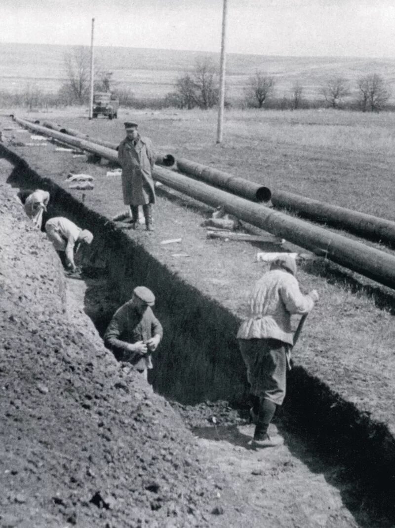 Какой нефтепровод был построен в 1960 е. Первый магистральный газопровод Саратов-Москва. Газопровод Саратов Москва в СССР. Магистральный газопровод Саратов Москва. Магистральный нефтепровод Саратов.