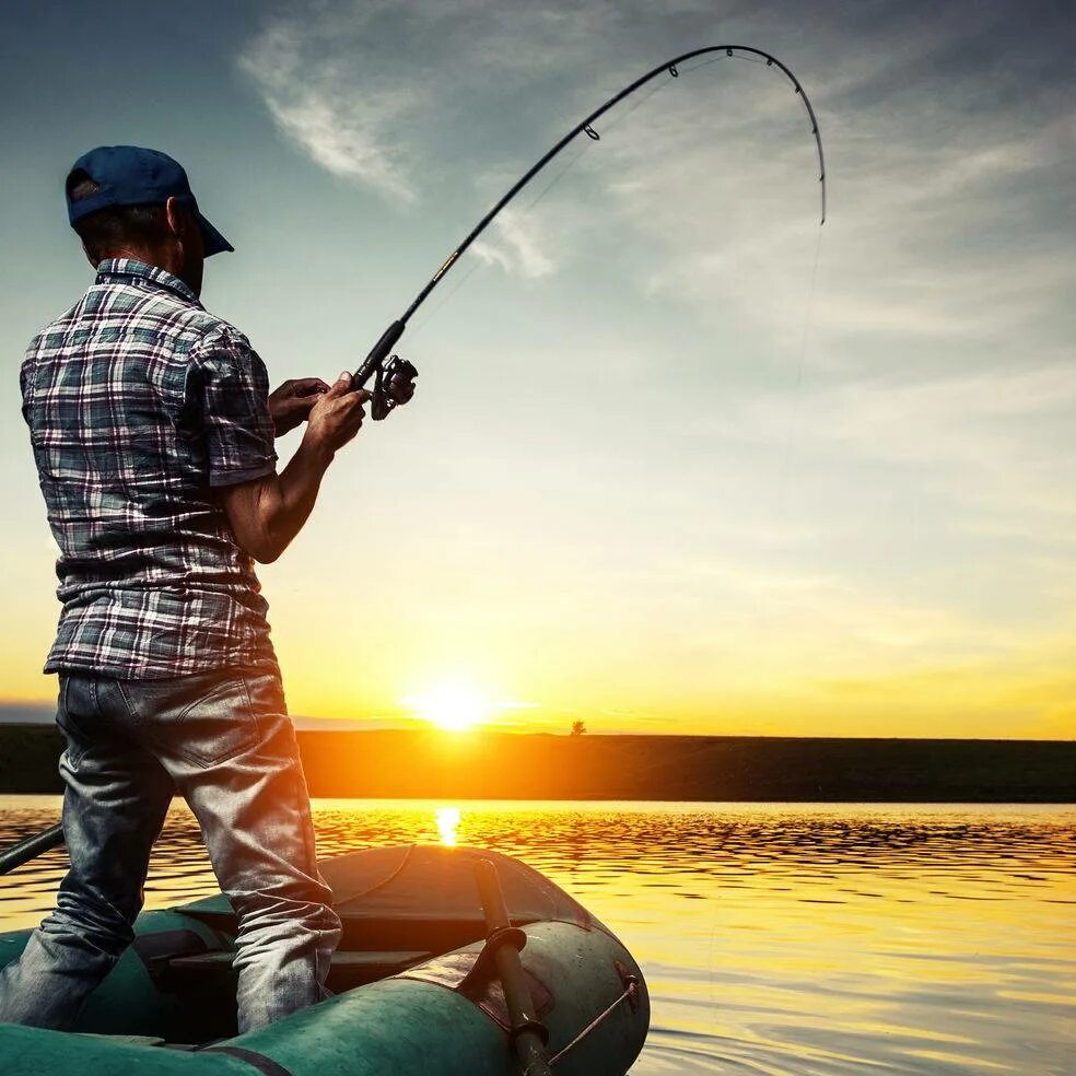 Что означает ловить рыбу. Рыбалка картинки. Рыбак с удочкой. Удочка в руках. Человек с удочкой.