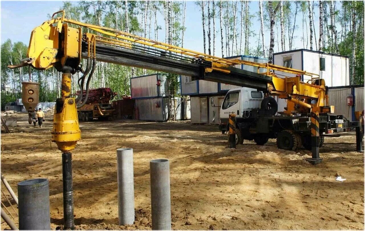 Аренда буровых. Буровой станок атлас копко. Аренда буровых. Liebherr машина бурильная lrb 250. Аренда буровых.