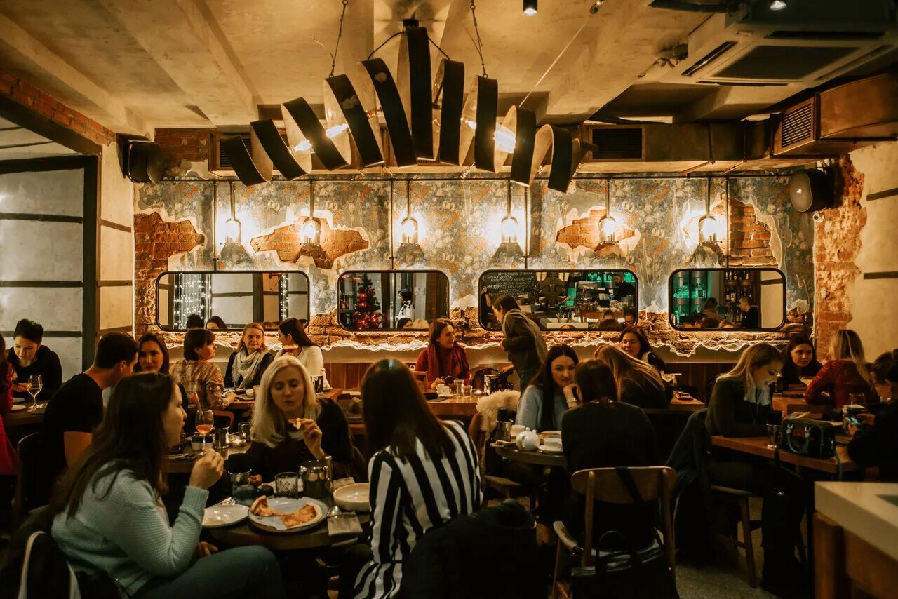 Ресторан masters & margaritas (пятницкая). Ресторан masters margaritas на пятницкой. На коммунистической ресторан уфа. Ресторан мастер и маргарита на маяковской. Мастер и маргарита уфа ресторан фото.