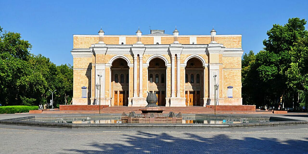 Театр навои в ташкенте. Ташкентские театры. Ташкентские театры. Театр алишера навои. Театр оперы и балета навои в ташкенте.