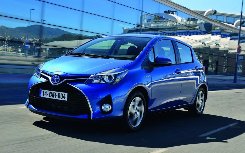 Тойота Ярис 2015. Toyota Yaris 2015. Toyota Yaris 2014. Toyota Yaris le 2015.