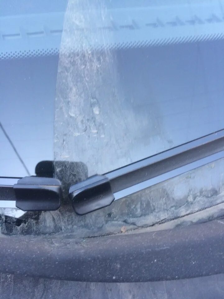 Дворники santa fe 2. Щетки дворников на хендай сантафе 3. Дворники santa fe 2. Дворники santa fe 2. Рычаг задней щетки стеклоочистителя санта фе 2001.