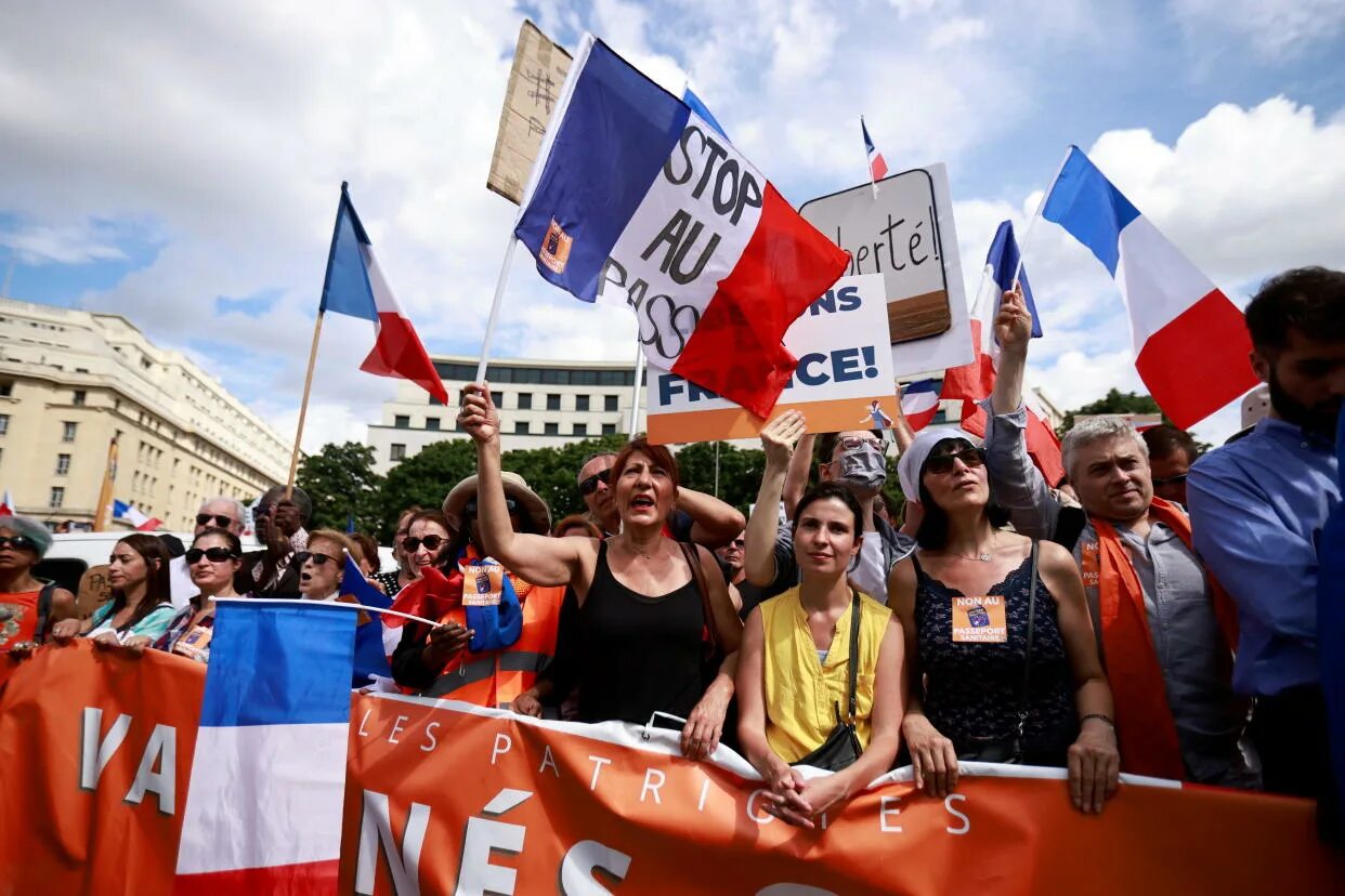 Protests in France. Франция новости. Совет Франции. Флориан Филиппо протест НАТО Париж.