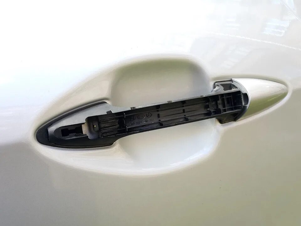 Дверная ручка для Солярис 2. Киа Рио 3 ручка двери пассажирская. Ручка передней левой двери Киа Рио 3.