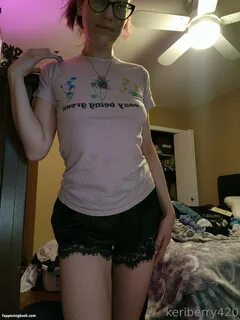 keriberry_420 Nude OnlyFans Leaks.