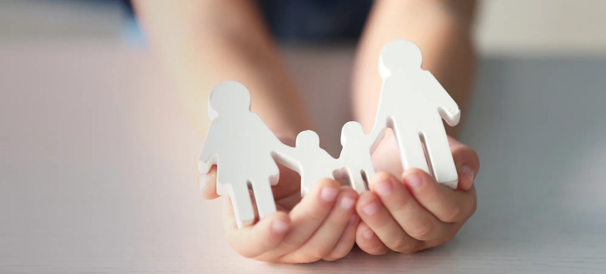 Будущим приемным родителям. Будущим приемным родителям. Усыновление ребенка. Школа приемных родителей объявление. Буклет школы приемных родителей.
