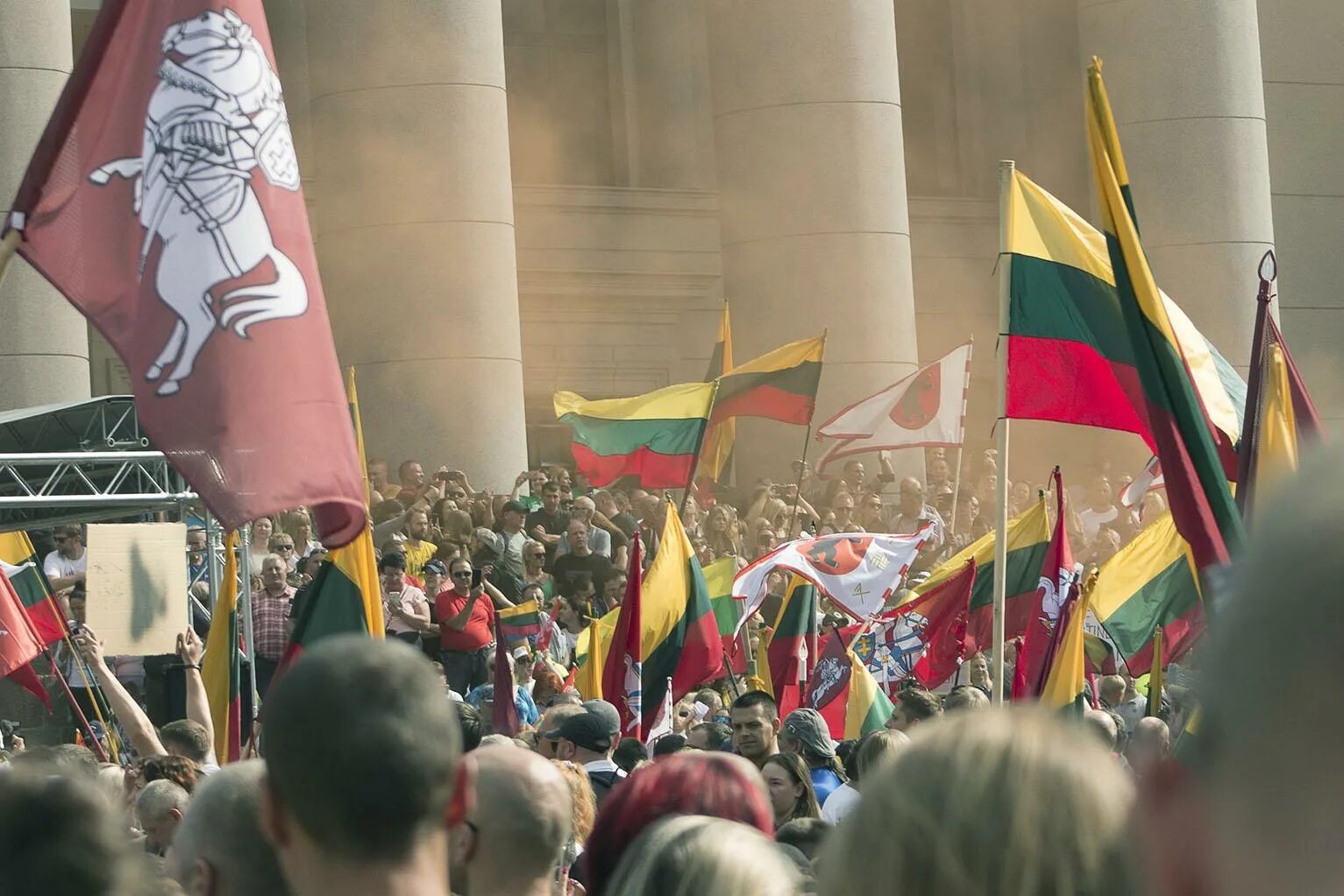 Литва митинги. Литва протесты. митинги в литве. митинги литва 1991. литовцы на митинге.