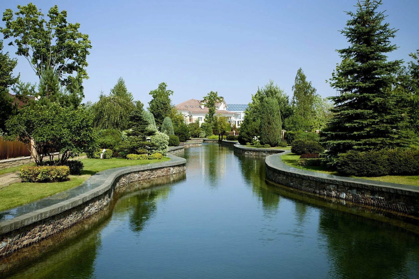 Истра миллениум парк. Мост миллениум норман фостер. Парк миле миллениум. Поселок миллениум парк новорижское шоссе. Миллениум.