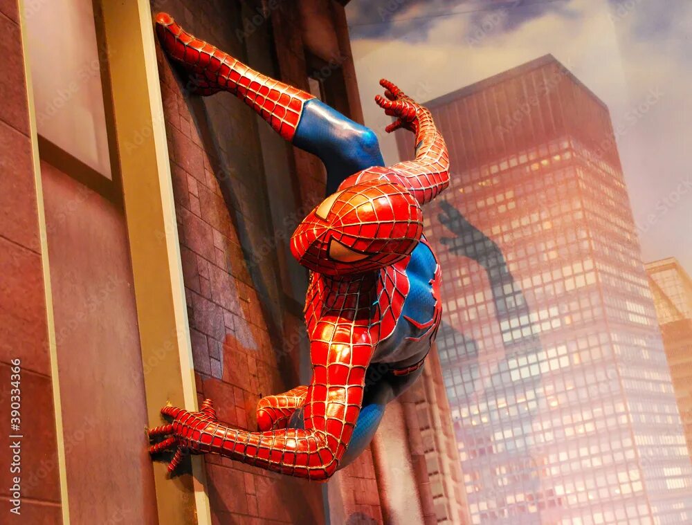 Музей человека паука. Музей человека паука. Madame tussauds marvel. Супер человек паук. Человек-паук тоби сэма рэйми.