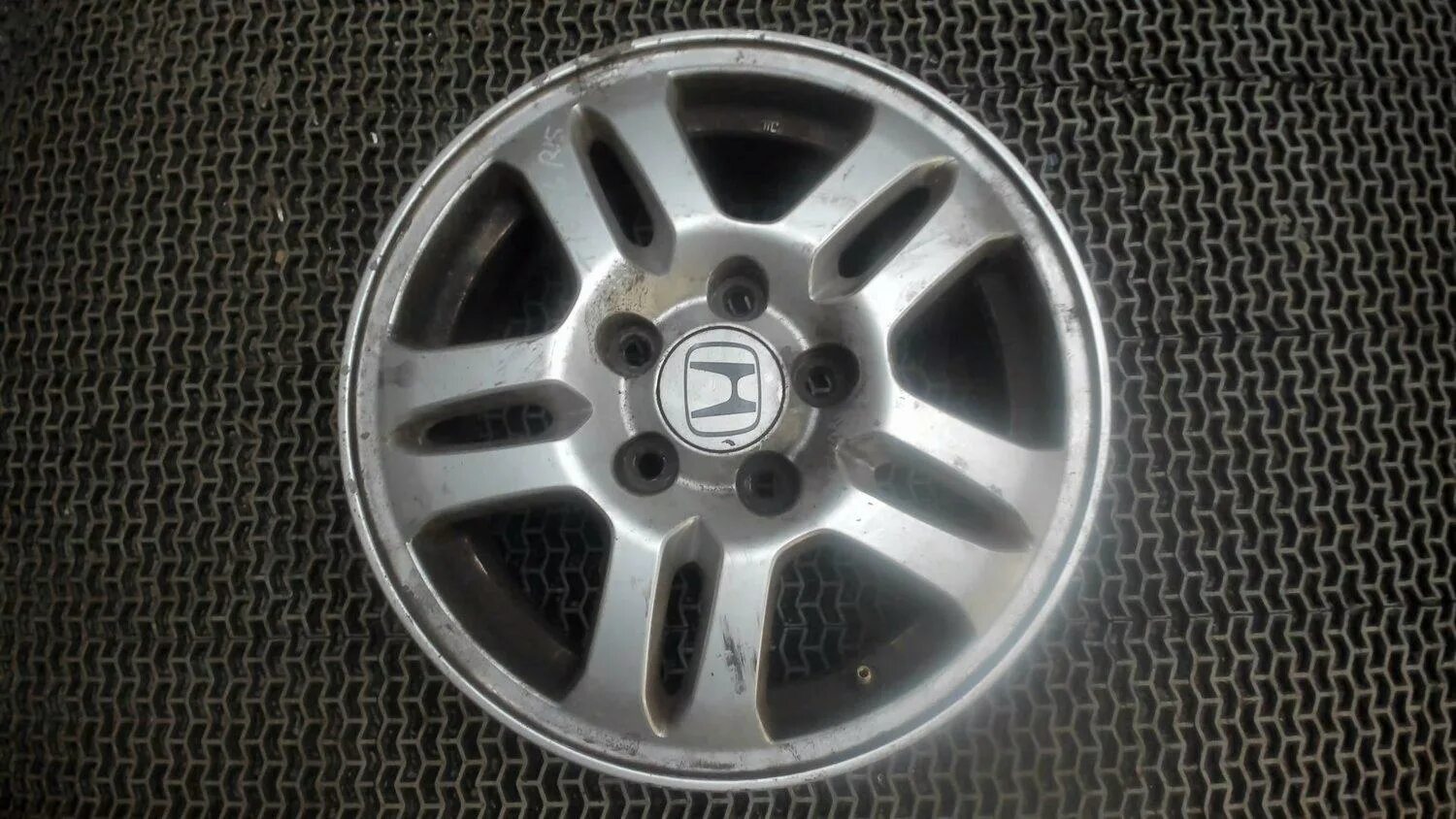 Оригинальные диски на хонда срв 3. Диск колеса honda cr-v. Диск хонда срв 17. Диски хонда срв 3 r17. Диск хонда срв 17 оригинал.