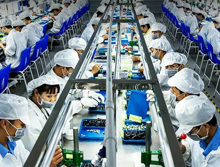 Айфон производство. Китай работники. Производство смартфонов. Foxconn фабрика в китае. Фабрика смартфонов.