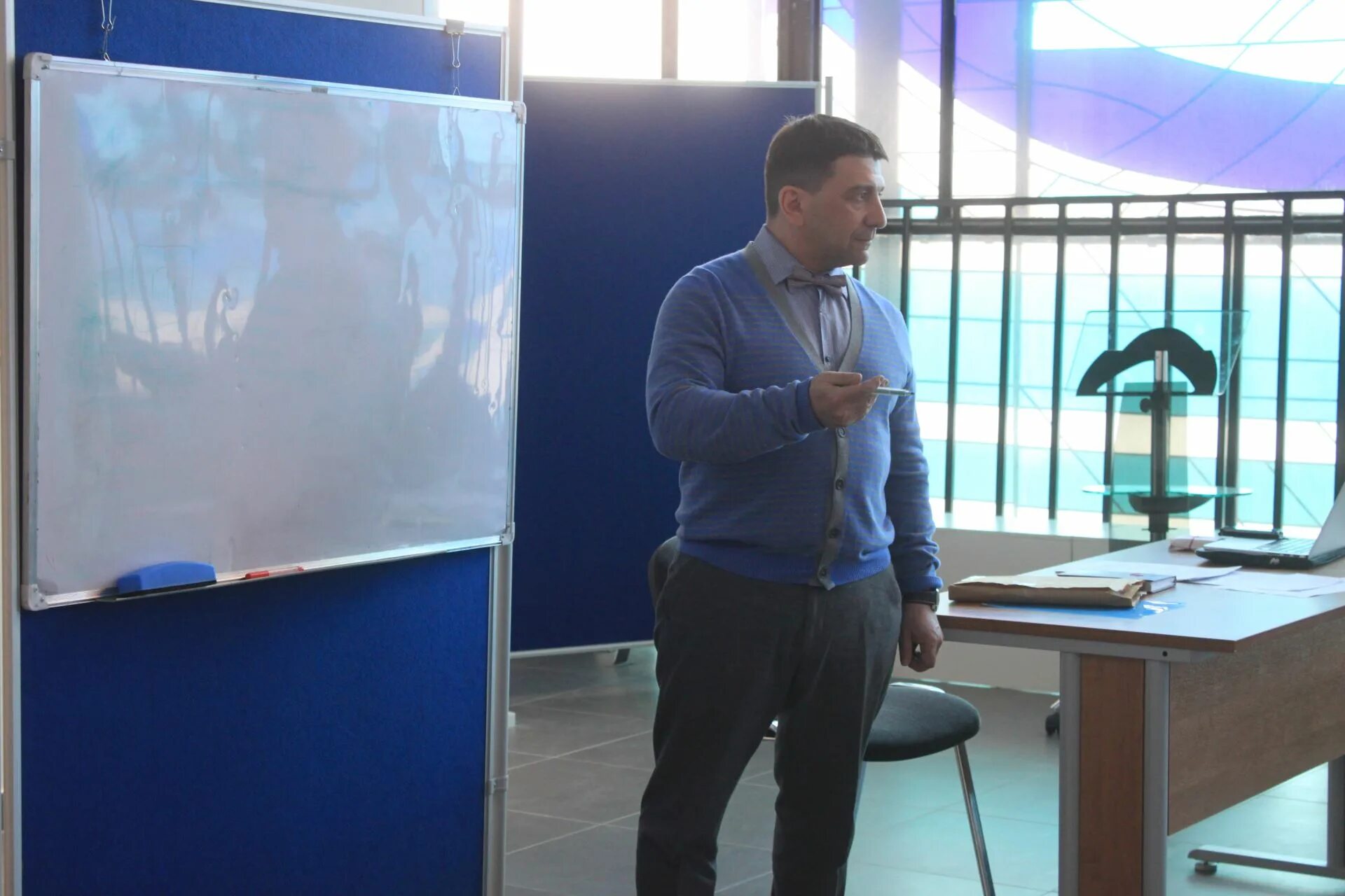 Жена чибиса мурманск. Предпринимательский форум. Крутые бизнесмены мурманск. Новиков иван мурманск бизнесмен. Встреча бизнесменов.