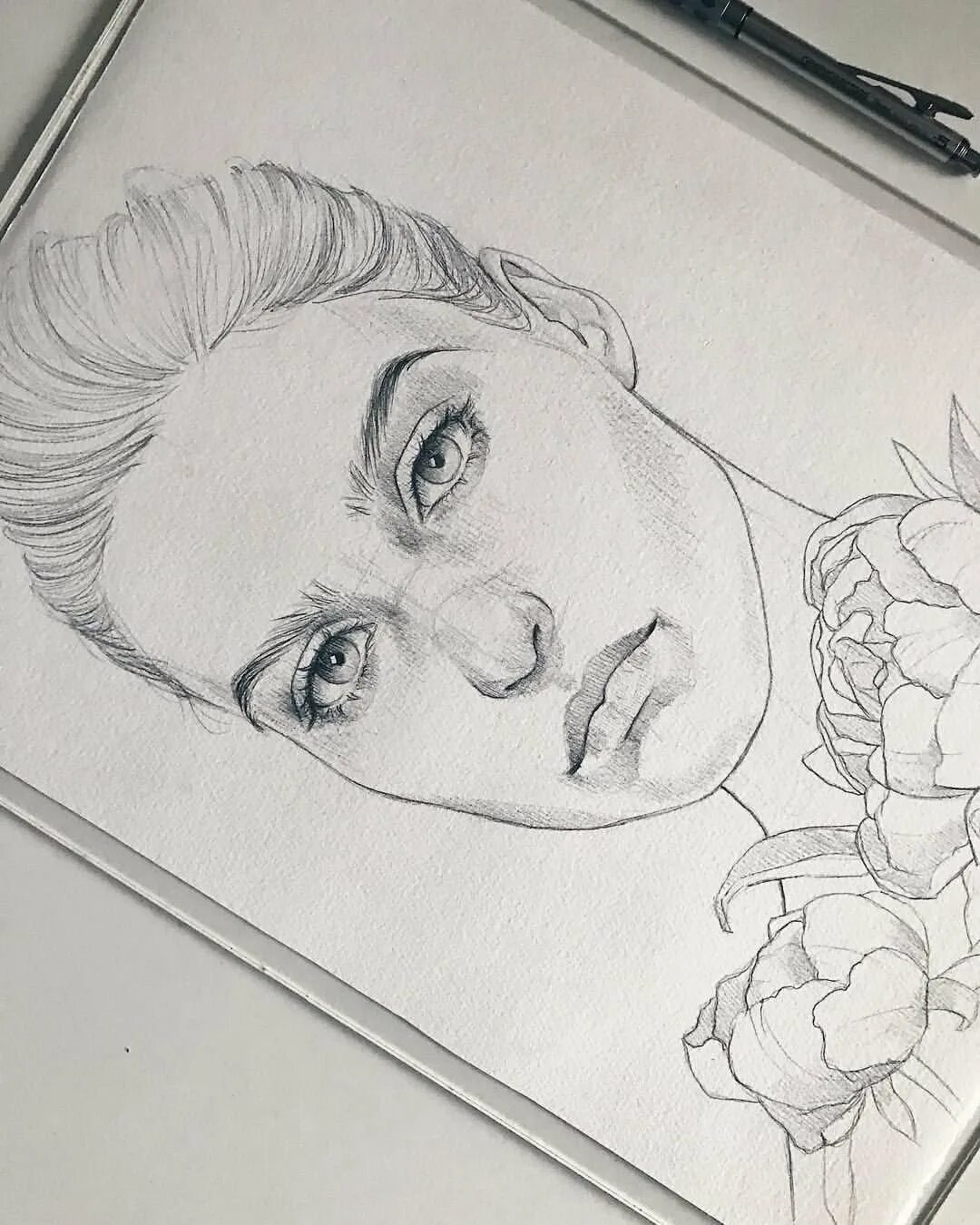 Лицо гопника. Четко рисуют. Креативные скетчи. Бен хейн картины. Рисунком карандашом портрет в инстаграм.