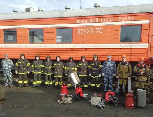 Пожарный поезд Навля Брянская область. Пожарный поезд в Унече. Пожарный поезд Брянск. Пожарный поезд станция кропачёво. Электричка навля брянск сегодня с изменениями