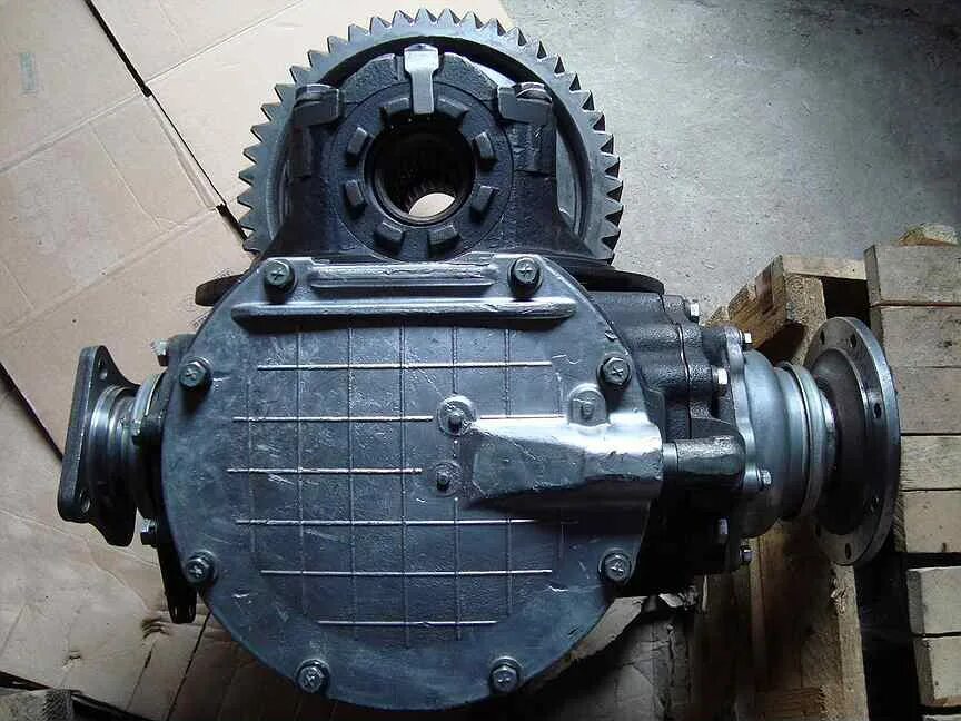 редуктор заднего моста урал 4320. редуктор заднего моста , урал, 4320х-2402007. редуктор заднего моста урал 4320. 4320я-2402007. задний редуктор урал 4320.
