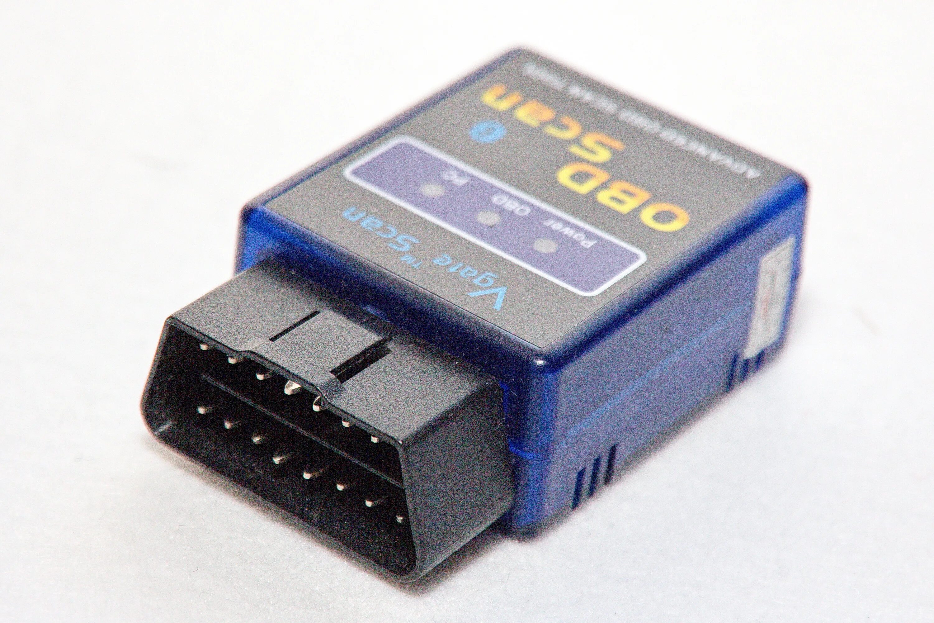 Obd2 bluetooth windows. Обд адаптер elm327. obd 2 адаптер elm327 bluetooth. obd ii сканер elm327 белый. obd2 elm327 форд транзит.