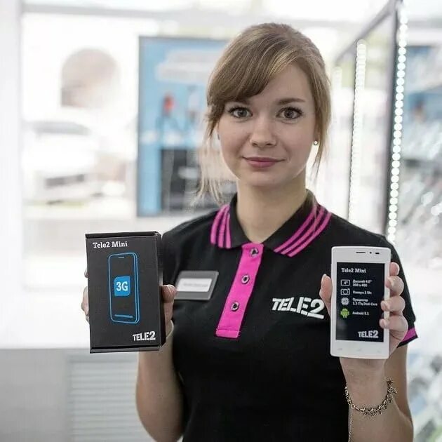 Сотрудники теле2. Phone shop. Оператор салон сотовой связи. Оператор салон сотовой связи. Продавец в салон связи.